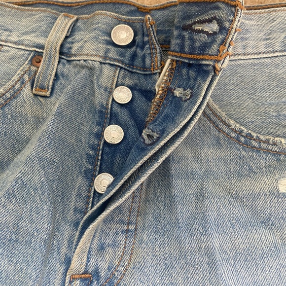Vintage Levi shorts. Size 26 - Picture 2 of 8
